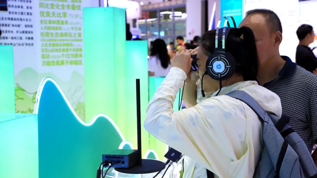 DailyBeijing's tweet photo. At the 26th China Beijing International High-Tech Expo, Mentougou District set up a 500-square-meter exhibition stand to showcase the achievements of ecological and technological development in Mentougou District in recent years. #CHITEC #beijing #Shunyi #science #technology https://t.co/YzyKfHiWRE
