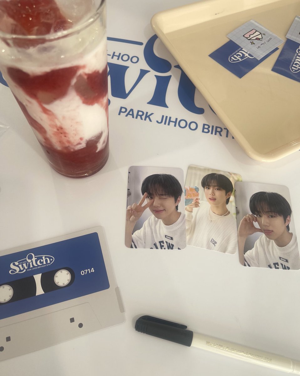 xparkhanbin's tweet photo. jihoo’s birthday celebrations 🫶🏻
#EVNNE #이븐
#박지후 #PARKJIHOO
#SWITCH_OFF_HOO #HAPPY_JIHOO_DAY #박지후_생일카페
#사운드웨이브 https://t.co/jap8NE4K5I