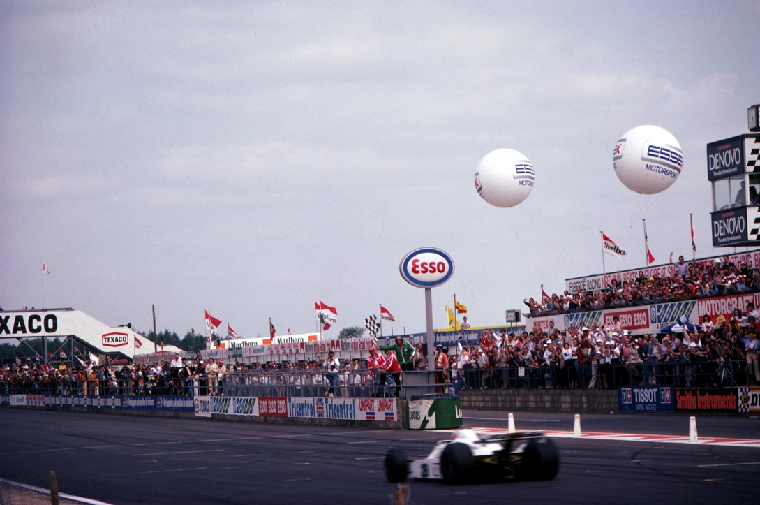 MatthewMarshF1's tweet photo. 45th anniversary of Clay Regazzoni winning the British Grand Prix at Silverstone. His last; first ever for @williamsf1. Team mate Alan Jones retired from the lead with overheating - which problem also afflicted the Hillman Avenger of @SportmphMark on the way to the circuit! https://t.co/eskXuSjYGb