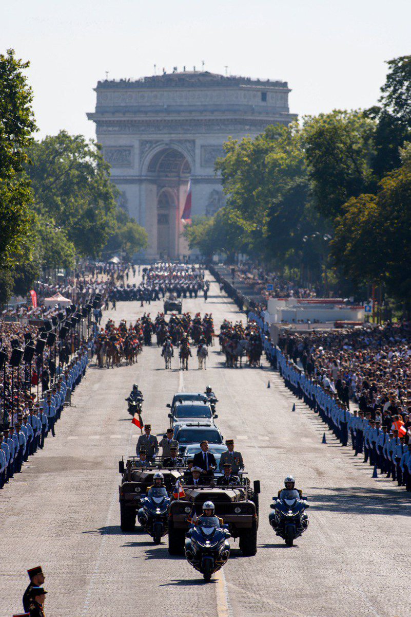 Armees_Gouv's tweet photo. Les premières images du #14Juillet ! Les troupes défilent sous le soleil de Paris ☀️ https://t.co/ZQWbioOLve