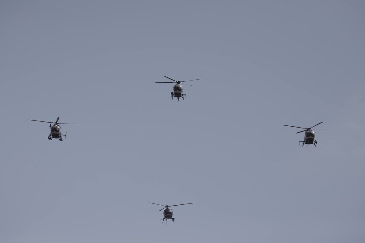 Armees_Gouv's tweet photo. Les premières images du #14Juillet ! Les troupes défilent sous le soleil de Paris ☀️ https://t.co/ZQWbioOLve