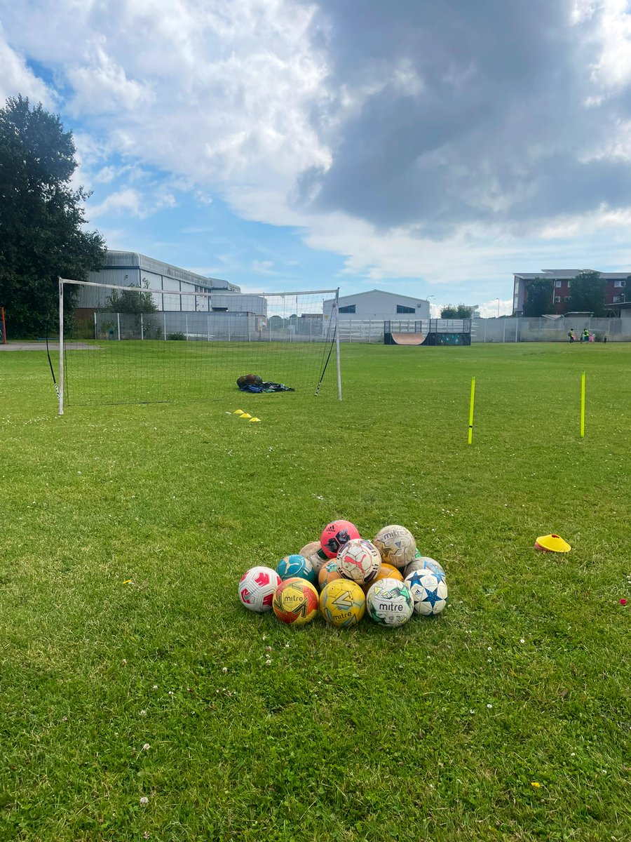 Sunday sessions are back in full swing! 🧤⚽️
DM or Text to book in🏟️ 
#Cardiff #southwales #footballtraining #footballcoaching #goalkeepertraining #GKunion