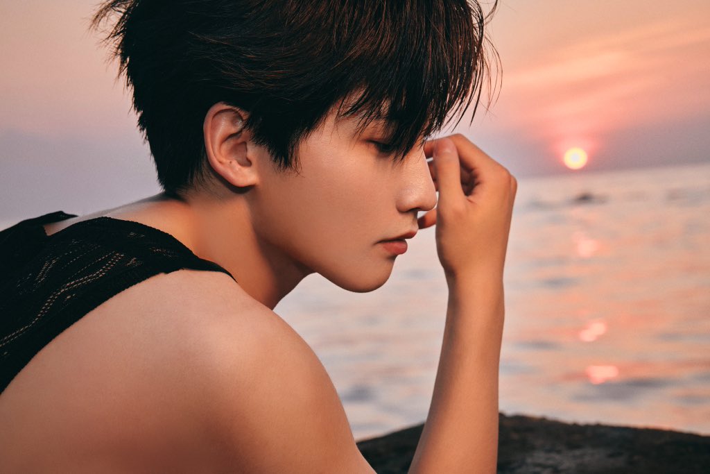 WeTVOfficial's tweet photo. Welcome #XingZhaolin to Kualalumpur! @wetvmalaysia
😍Great sunset with the charming model!
Check his work on WeTV👉https://t.co/Wh089iMHiB
#邢昭林 #MyGirl #我的女孩 #ChoiceHusband #择君记 #AccidentallyMeowonYou #一不小心喵上你 #CuteProgrammer #程序员那么可爱 #YouAreMyDestiny #你是我的命中注定 #TheEternalLove #双世宠妃
#WeTVHiFive #WeTV5thAnniversary #WeTV #WeTVAlwaysMore