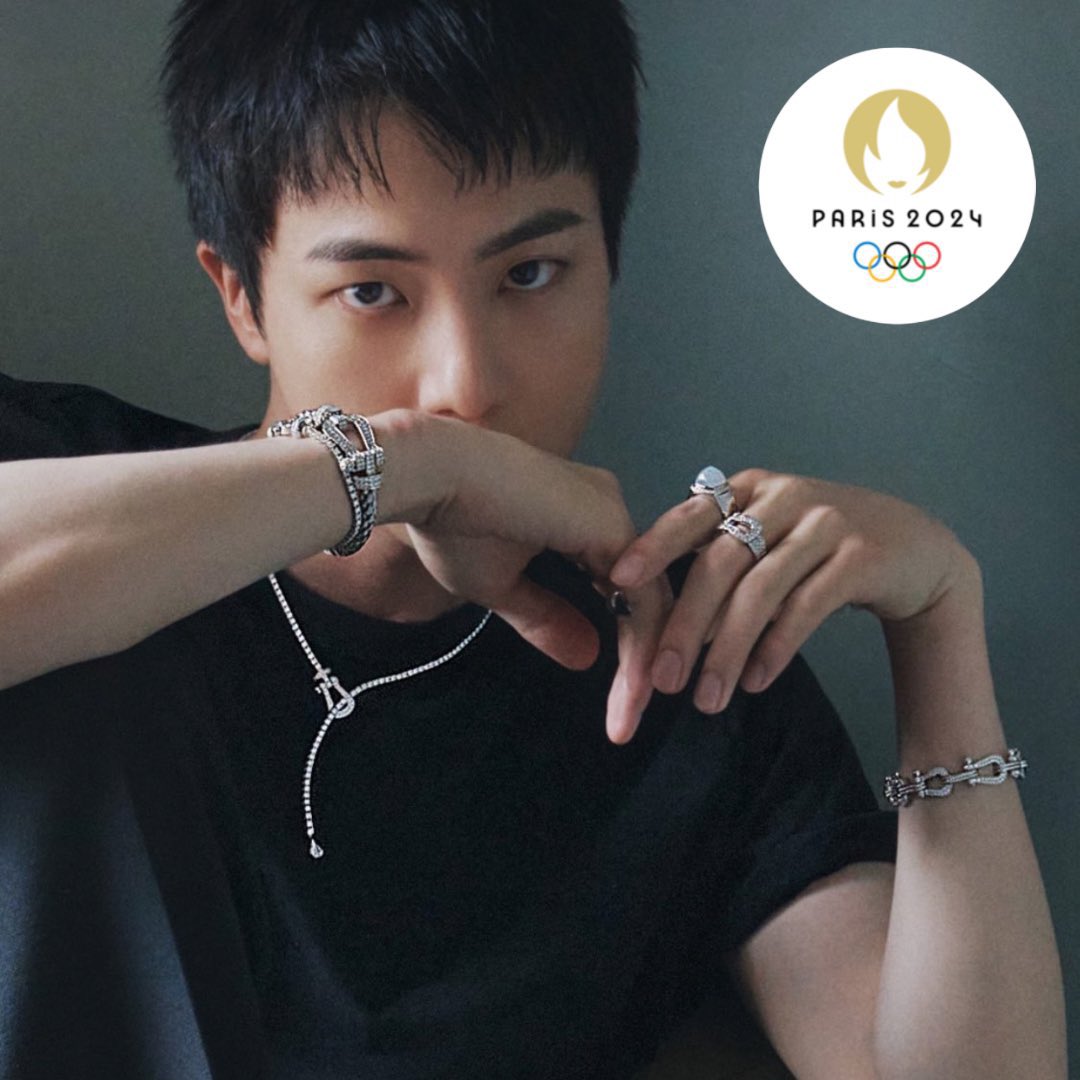 allabyuhyatyu's tweet photo. OLYMPIC TORCHBEARER JIN
PRIDE OF KOREA JIN
JIN AT PARIS OLYMPICS

#조각상탈출_김석진_루브르성화봉송
#달려라석진_성화봉송한국대표
#방탄소년단진 #JIN #진❣️💕💓 https://t.co/Foh8KiEjLW