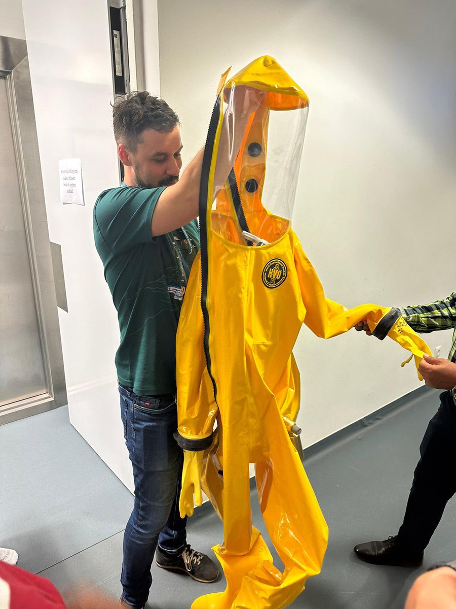 🚀 Kicking off the #Vectoract program with a bang! 🎉 Big thanks to the Natural History Museum Budapest and the National Laboratory of Virology BSL-4 lab in Pecs for the fascinating tours. 🏛️🔬 To beat the heatwave, we headed to the stunning Mecsek mountain lookout.