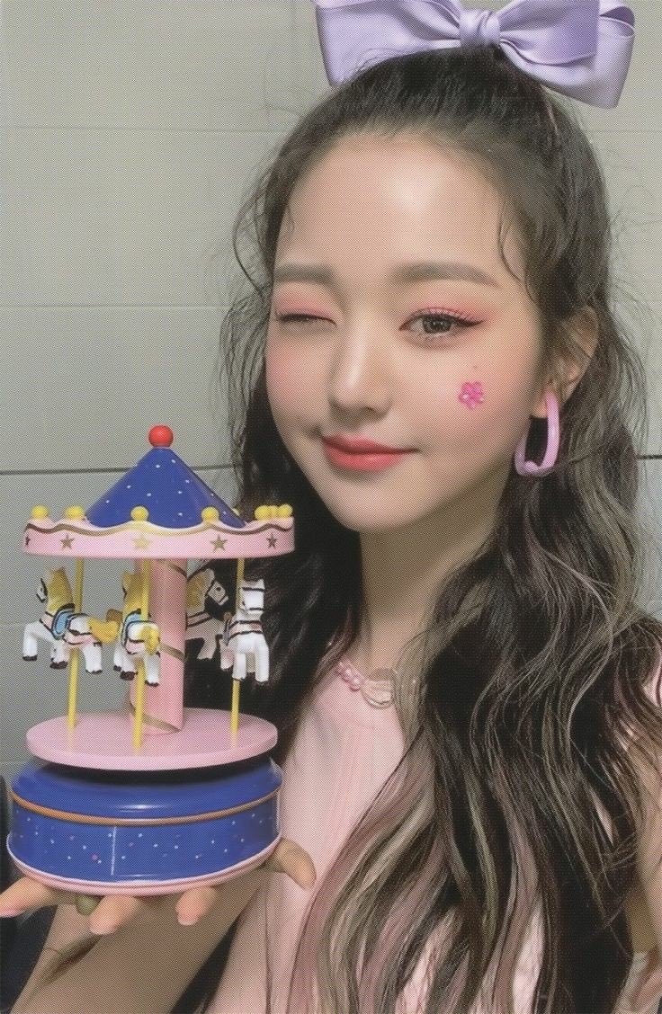 dreamglaur's tweet photo. wtb wonyoung mainan 
prefer each/pair 1 pc
dm me if u have 💌 https://t.co/4ur5Io5CAX
