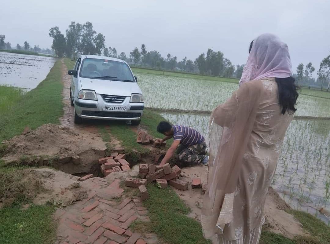 shail600's tweet image. #upbasic 
#baycottonlineattandance