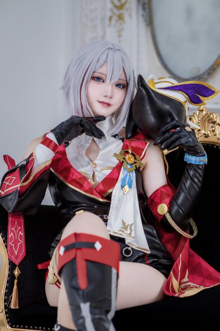 コスプレイヤーくれのTwitter画像13