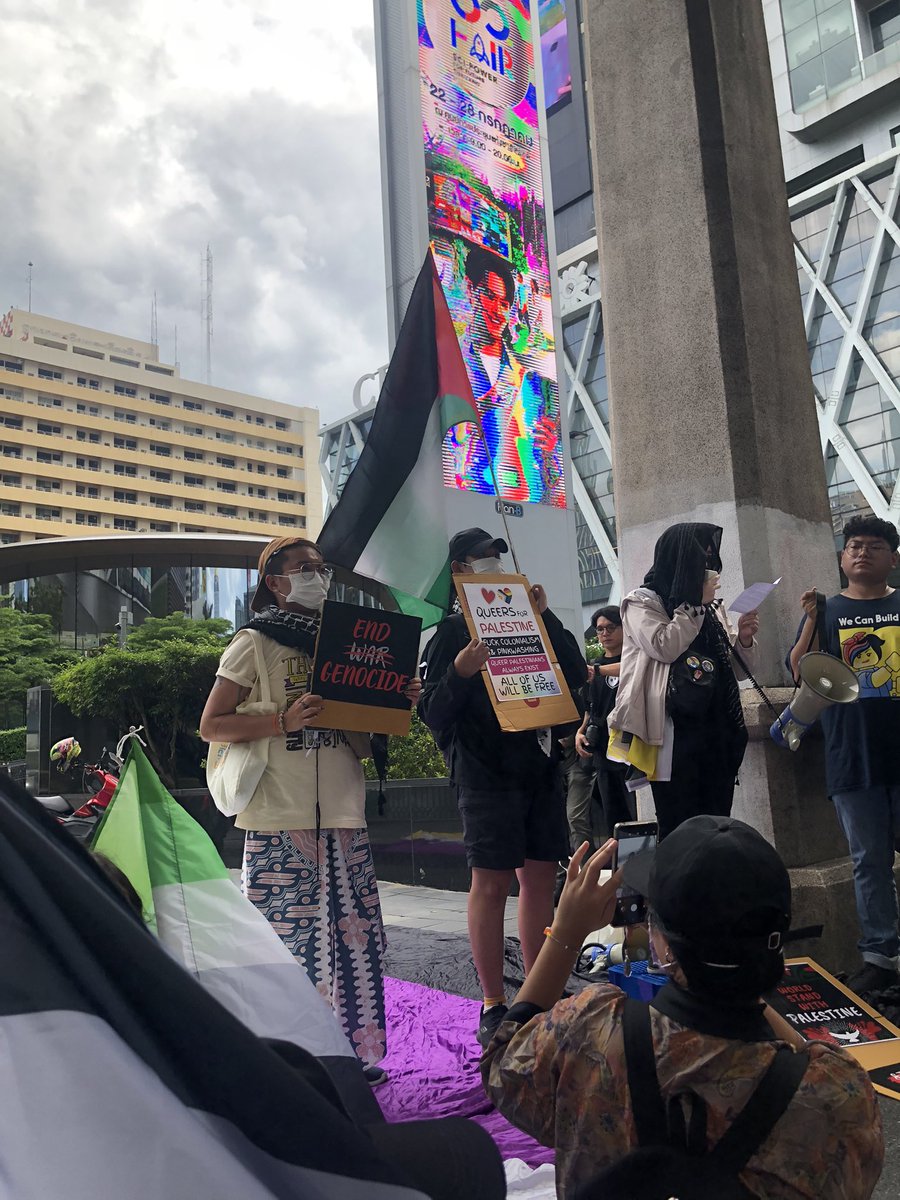 luckypiggie777's tweet photo. 💛🤍💜🖤🇵🇸 #NonbinaryRising https://t.co/0dlZq4b5LH