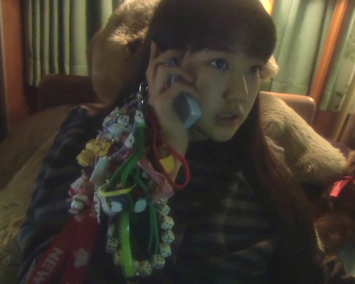 everfruitly's tweet photo. shiori tsuda's phone is the goal https://t.co/TPsscRqZU7