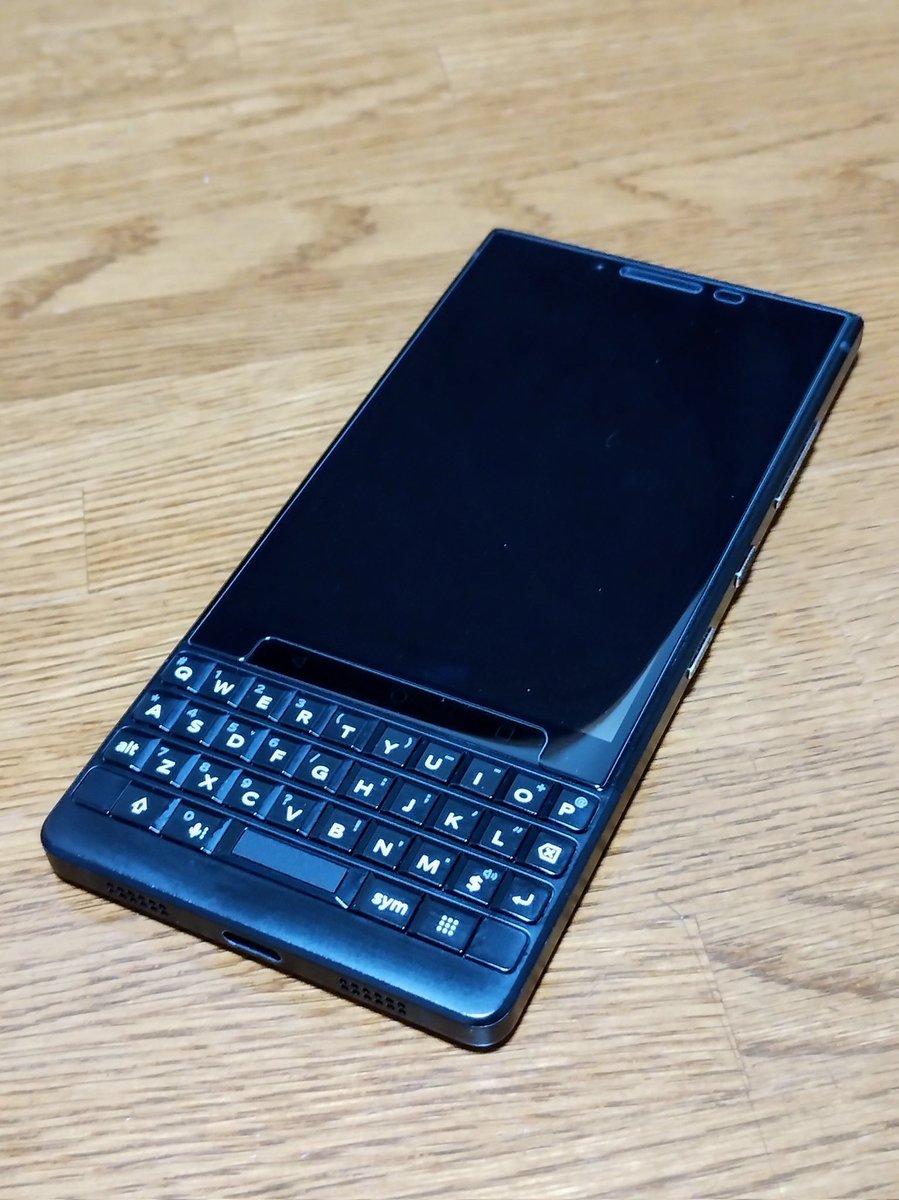 itoudoor's tweet image. 記事に「絶頂期は携帯電話市場の約5割を占めたブラックベリーだが現在のシェアは0％」とある。
　
その0％に私も入っている。
今現在もメイン機で使ってます。
しかし、現実的にOSサポートは終了し、一部のアプリも使用不能になっています。
まだまだ使い続けたい。
#BlackBerry
#qwerty