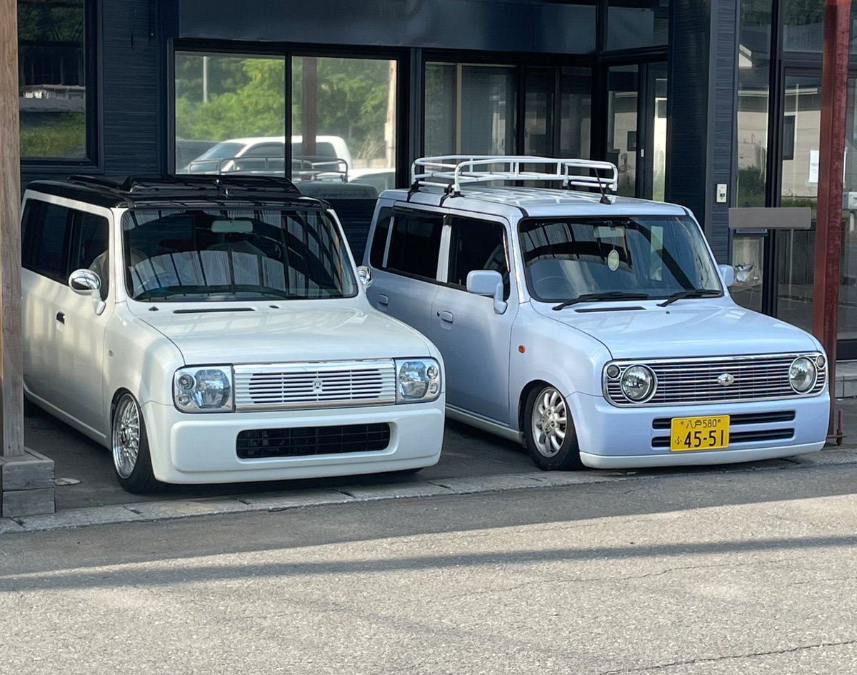 31tttttt_'s tweet photo. ラパン帰る前に実はこっそり並べて撮ってたという😁

現車めちゃくちゃ綺麗でこだわり詰まりまくってて素敵だった https://t.co/q33r7Y56SG