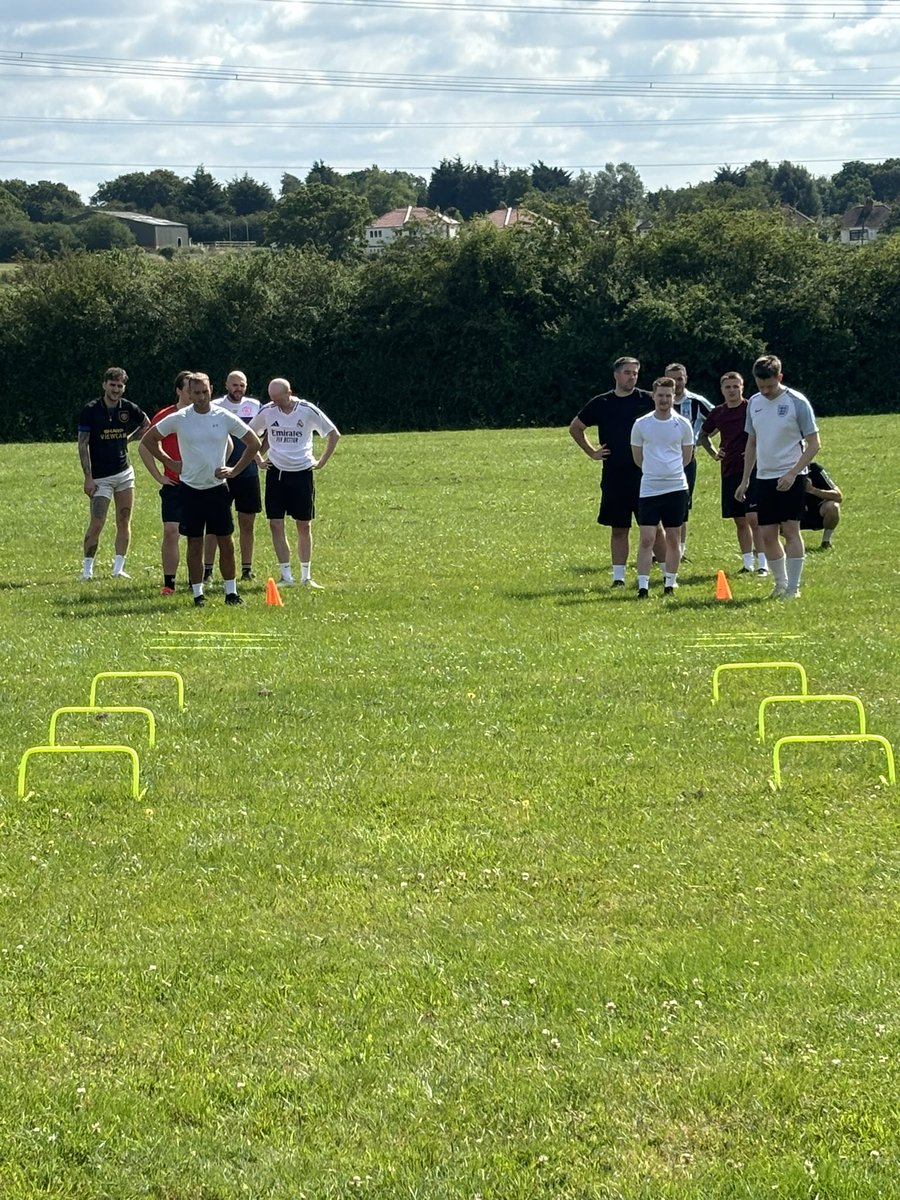 Wickfordutd's tweet photo. Footballs Coming Home…to Runwell Park. Great to have all the lads back. Hard work starts today #minuopurpura https://t.co/GYaNTwBKR5