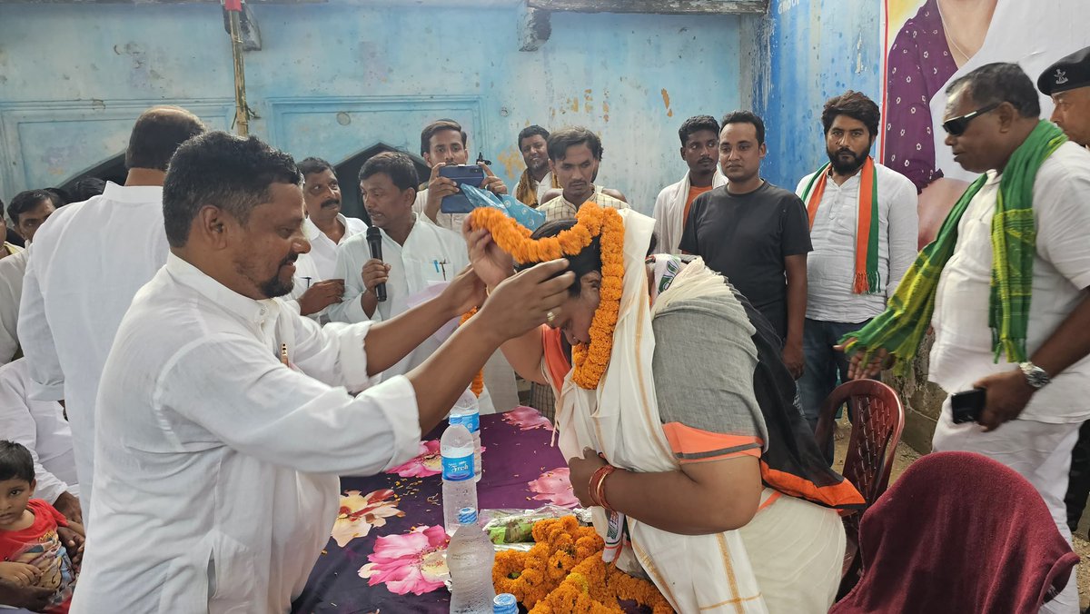 DipikaPS's tweet photo. दिग्घी में स्वागत सत्कार कार्यक्रम में शामिल हुई। इतनी बड़ी संख्या में वहाँ मौजूद सभी परिवारजनों का हृदय से धन्यवाद। 

#मेरा_महागामा_मेरा_परिवार #Mahagama #aapkidipika #महागामा https://t.co/teoIlPeaWV