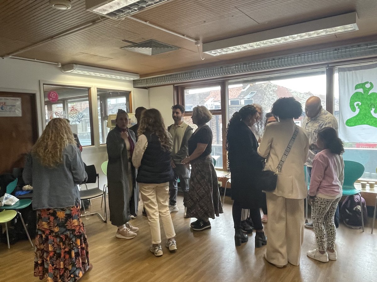 Universidad de Reading, Mujer Diáspora Uk y aliados ⁦⁦<a href="/haringeycouncil/">Haringey Council</a>⁩ ,Recipaz y CCPueblito Paisa. Un taller cultura de paz. Resultado una creación colectiva de una canción a ritmo de tambores, resistencia, @resiliencia.⁦<a href="/CancilleriaCol/">Cancillería Colombia</a>⁩ ⁦<a href="/ColombiaNosUne/">Colombia Nos Une</a>⁩