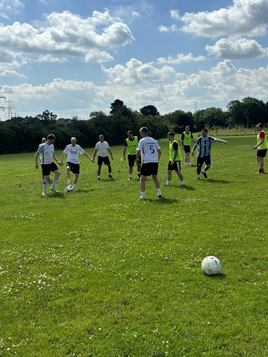wickford2nds's tweet photo. Footballs Coming Home…to Runwell Park. Great to have all the lads back. Hard work starts today #minuopurpura https://t.co/etAsdYQJL4