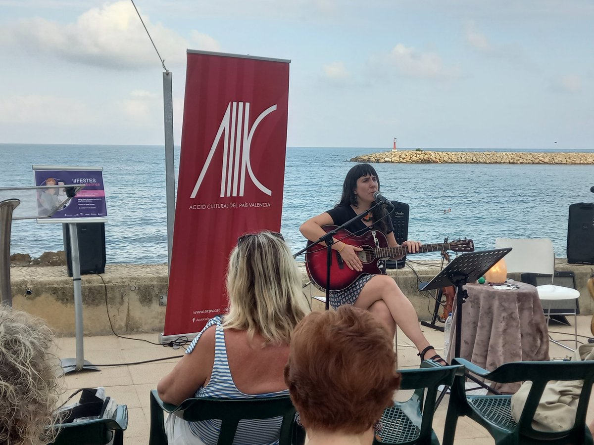 lorafal's tweet photo. 🎤🎵📖
@VinarosNews es fa ressò de les III #jornadesisabelines a #lesCases
👇 https://t.co/DDzkOfFht5