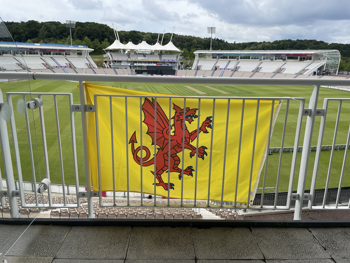 TrevorHBaker's tweet photo. @SomersetCCC Come on #WeAreSomerset https://t.co/tMXXi1hGXa