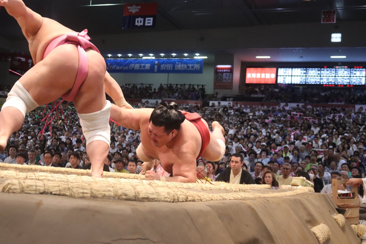 初日の様子＞ 幕内取組 #宇良 叩き込み #阿武咲 #豪ノ山 押し出し #翔
