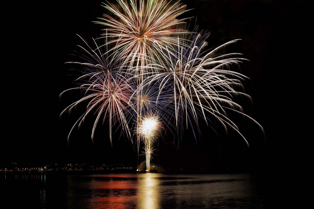 jmlpyt's tweet image. Ce soir ne manquez pas le Feu d’artifice d’Antibes Juan les pins 
Une véritable féerie 

#antibes #azur #visitcotedazur #CotedAzurFrance #jmlpyt #photography #Mediterranean #mediterranee #feuartifice