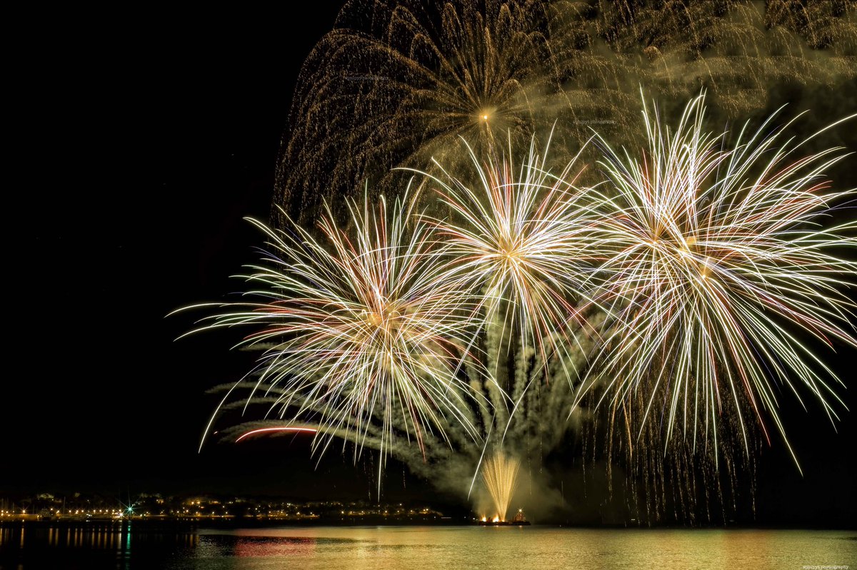 jmlpyt's tweet image. Ce soir ne manquez pas le Feu d’artifice d’Antibes Juan les pins 
Une véritable féerie 

#antibes #azur #visitcotedazur #CotedAzurFrance #jmlpyt #photography #Mediterranean #mediterranee #feuartifice