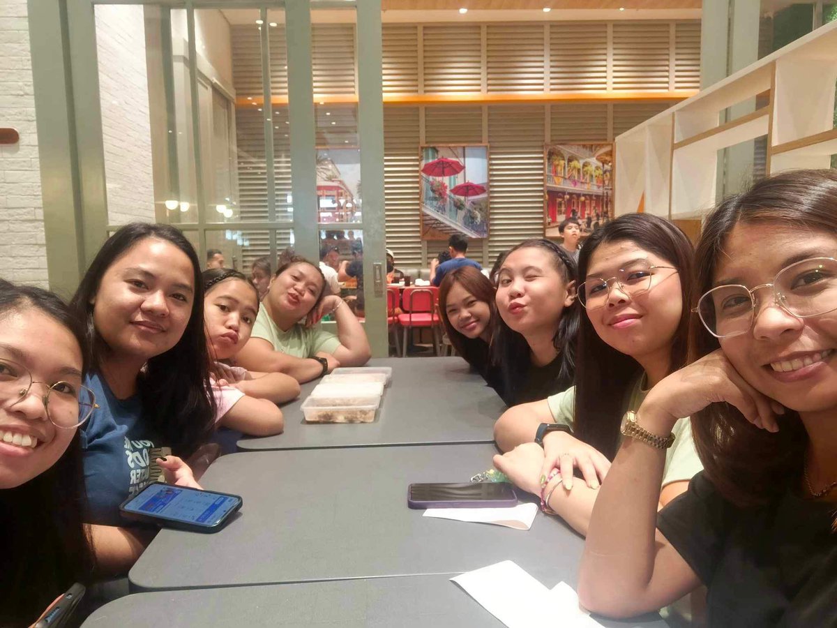 2 years pa lang pala ‘yung pamilyang nabuo natin dito? Pero parang ang tagal tagal na 🥹 Happy 2 years to my FPG!! 

Hindi iindahin ang sunod sunod na gastos basta magkasama sama 🫶🏻 

<a href="/KweenPerpek/">𝓡𝓸𝓼𝓪𝓼 🚩</a> <a href="/onlifordonbelle/">Eyn 🚩</a> <a href="/maidunbil/">mai ✿ | inactive</a> <a href="/joypowerbula/">joy 🌼🚩</a> <a href="/DBStan1026/">CLOSED | YARA | 야라 ✨🖤♥️</a> <a href="/yaniyanxdb/">yani 🌼</a> <a href="/luvs4donbelle/">beya 🌷</a>