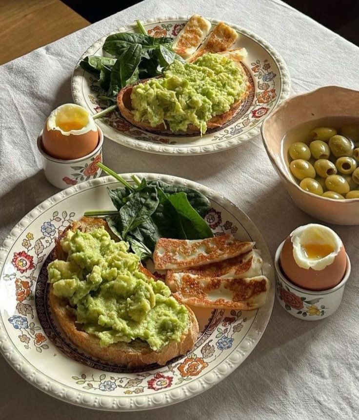 fromkyahseyes's tweet photo. Sunday mornings —🥑🥚avocado toast! https://t.co/5jJyJOSGIH
