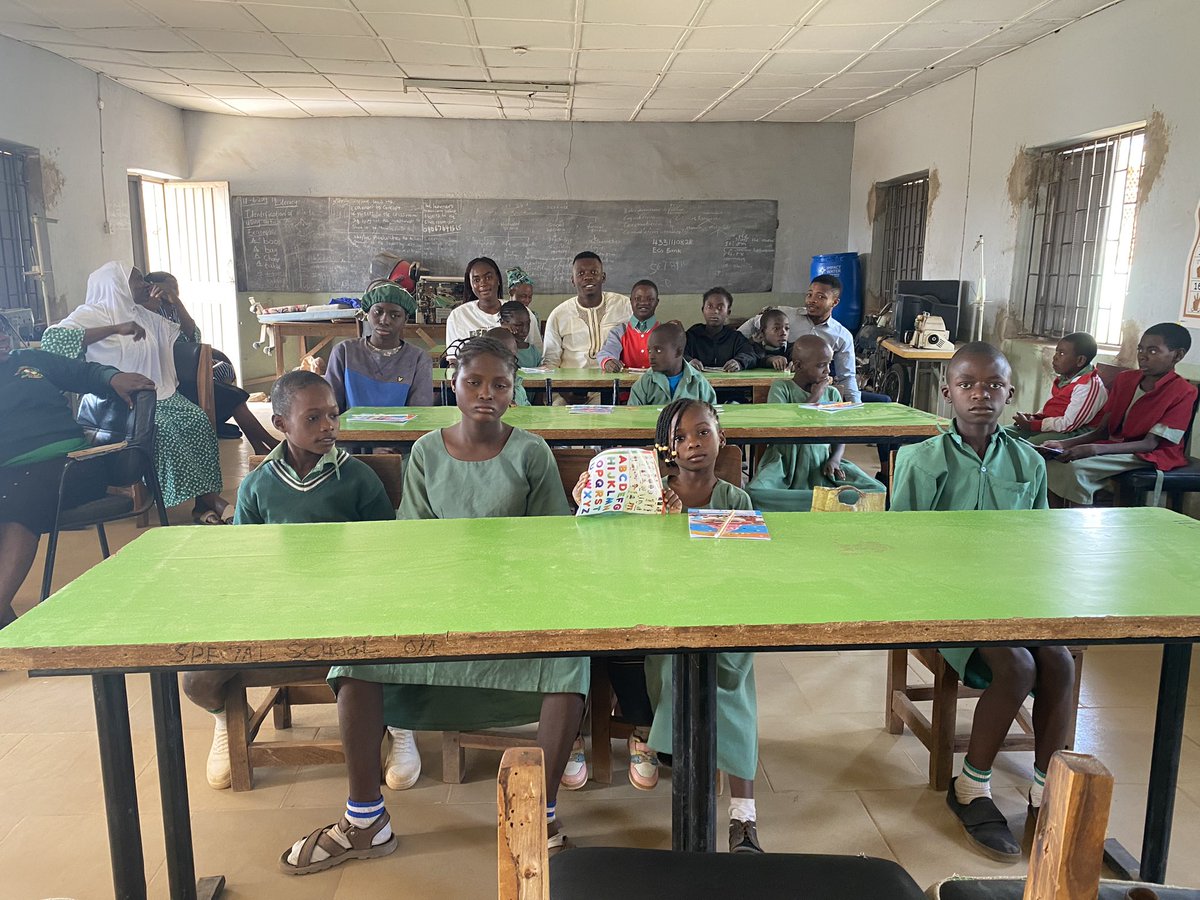 LOA_FoundationN's tweet photo. Project: Distribution of writing aids to public schools across Kwara state. 

School for special needs Omu Aran,
Irepodun Local Government Area
Kwara state https://t.co/0yymHdJAUw