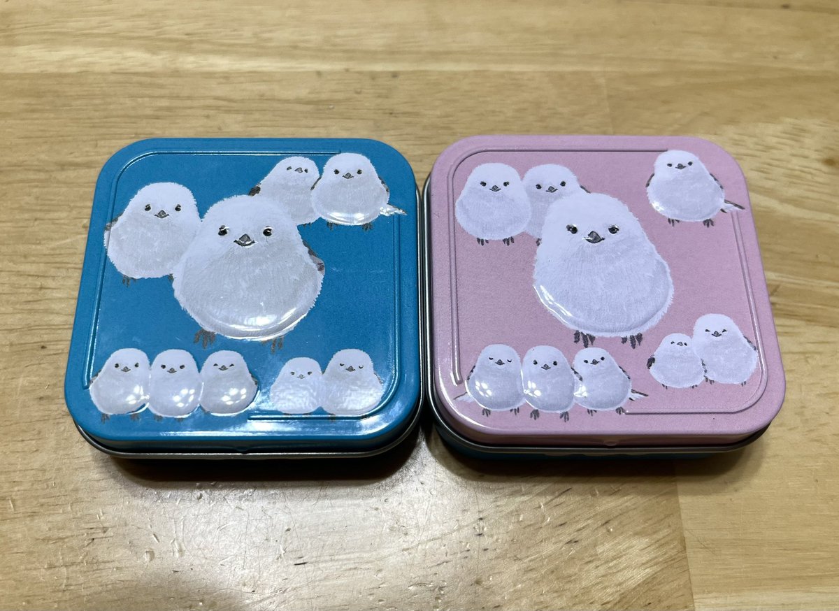 シマエナガ大好きな娘ちゃんのためにカルディでシマエナガのキャンディ缶買った💕

裏側や横にもシマエナガがいて可愛い☺️