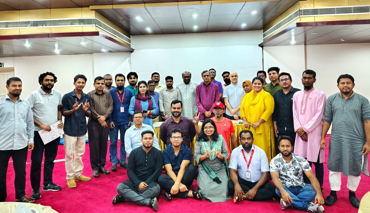 BDRCS1's tweet photo. 31 staff attended a 3-day training on "MS Office' from July 10β12, 2024 under #PMO in #CoxsBazar.
@roteskreuz_de supported @BDRCS1 to happen the event; upon successful completion, certificates were provided to the participants.
#SkillsSharing for #BetterStaffing & #Performance. https://t.co/cPMSZ1dNHk