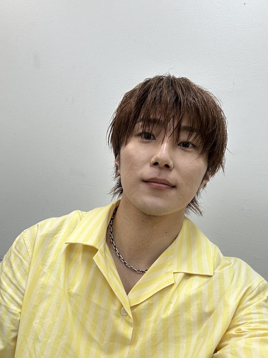comamugiri0123's tweet photo. 北海道&amp;東京の握手会サイン会ありがとうございました！！🕺
パワー沢山貰っちゃった💪💪 https://t.co/QQVqF17fX6