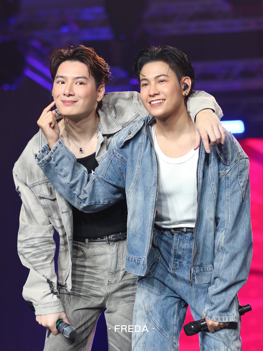 fredaaa0907's tweet photo. 😊😊#KristSingto1stFMinMacau #KristPerawat #SingtoPrachaya https://t.co/4umni3gUEY