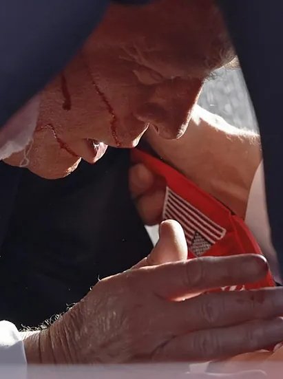 Darkfust's tweet photo. Con respecto al atentado de #Trump se me vino a la mente la temporada de #Cult de #AHS 🤔

¿Qué opináis? https://t.co/tQbTR5qfyK