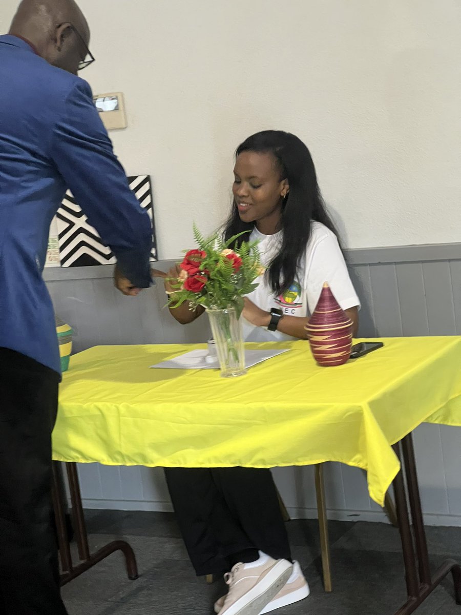 Rwanda's High Commissioner to the UK <a href="/BusingyeJohns/">Busingye Johnston</a> proudly participated in the presidential and MPs elections in Manchester, reinforcing our democratic values and international collaboration. #RwandaDecides2024