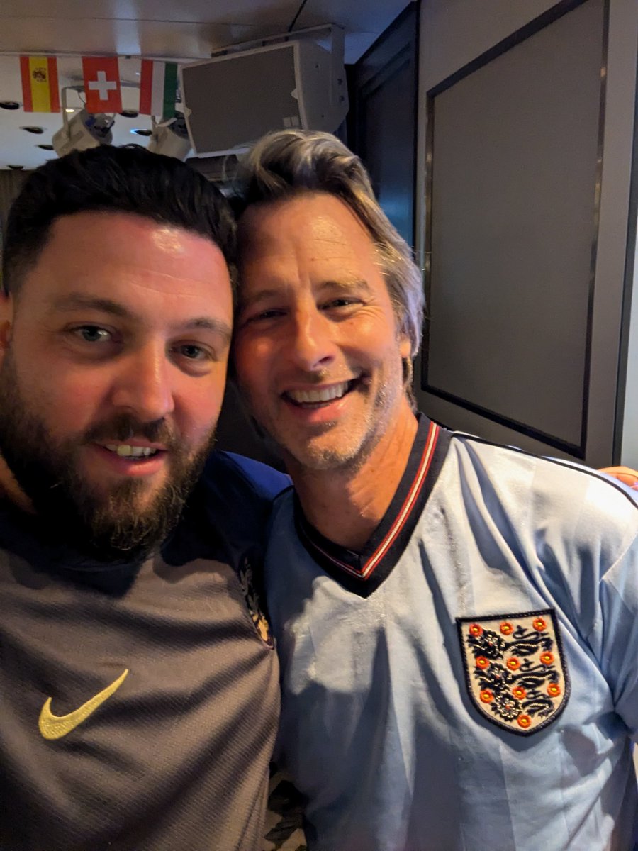 AzzA86's tweet photo. Got to celebrate our route to the final by meeting #theoneandonly Chesney Hawkes on our Cruise to The Norwegian Fjords c'mon England ⚽ Bring It Home 🏆 #ssnthreelions https://t.co/g762OQkbVv