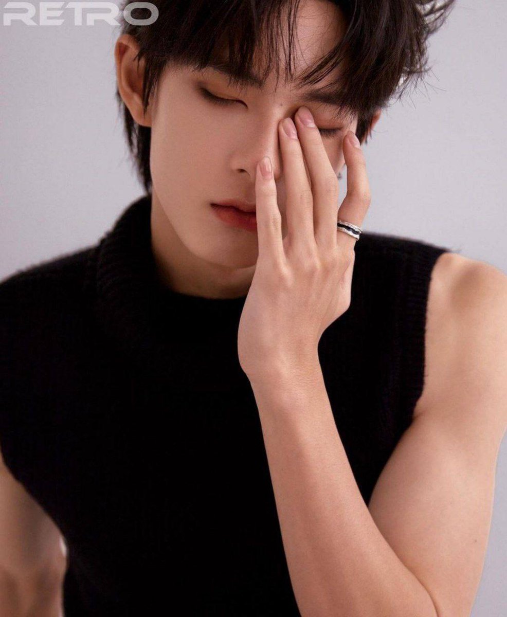 poohpavel_br's tweet photo. Atualização de fotos da revista retrô. 
Pupu sua beleza é ímpar 😍

#ppoohkt @ppoohkt 
#PooHHooPers
@retromagazinechina
#RETROMAG https://t.co/oWvYs9rLrv