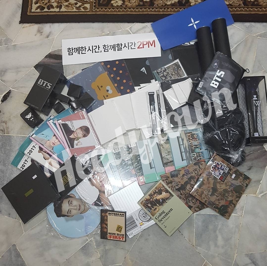HeedyTown's tweet photo. Our Previous 🇰🇷 GO (Official merchandise, albums &amp; lightstick)

#BTSWingsTour
#2PM6Nights
#TVXQConcertCircle
#GOT7EyesOnYou
#NCT127NEOCITYSEOULTheOrigin
#WannaOneTherefore
#VIXXVToyStory
#BT21 

#BTS #2PM #TVXQ #GOT7 #NCT127 #WANNAONE #VIXX

#HeedyTownReview
#HeedyTownUpdates https://t.co/nLTt1UnnC0