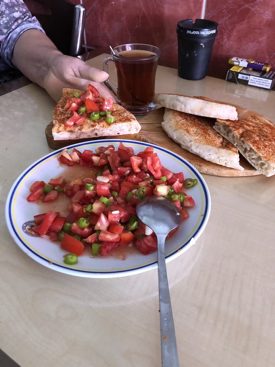 Merveykr1's tweet photo. Ankara/Ayaş pizzası🫣🤤🤤🤤🤤🤤 https://t.co/YQp6qci9JP