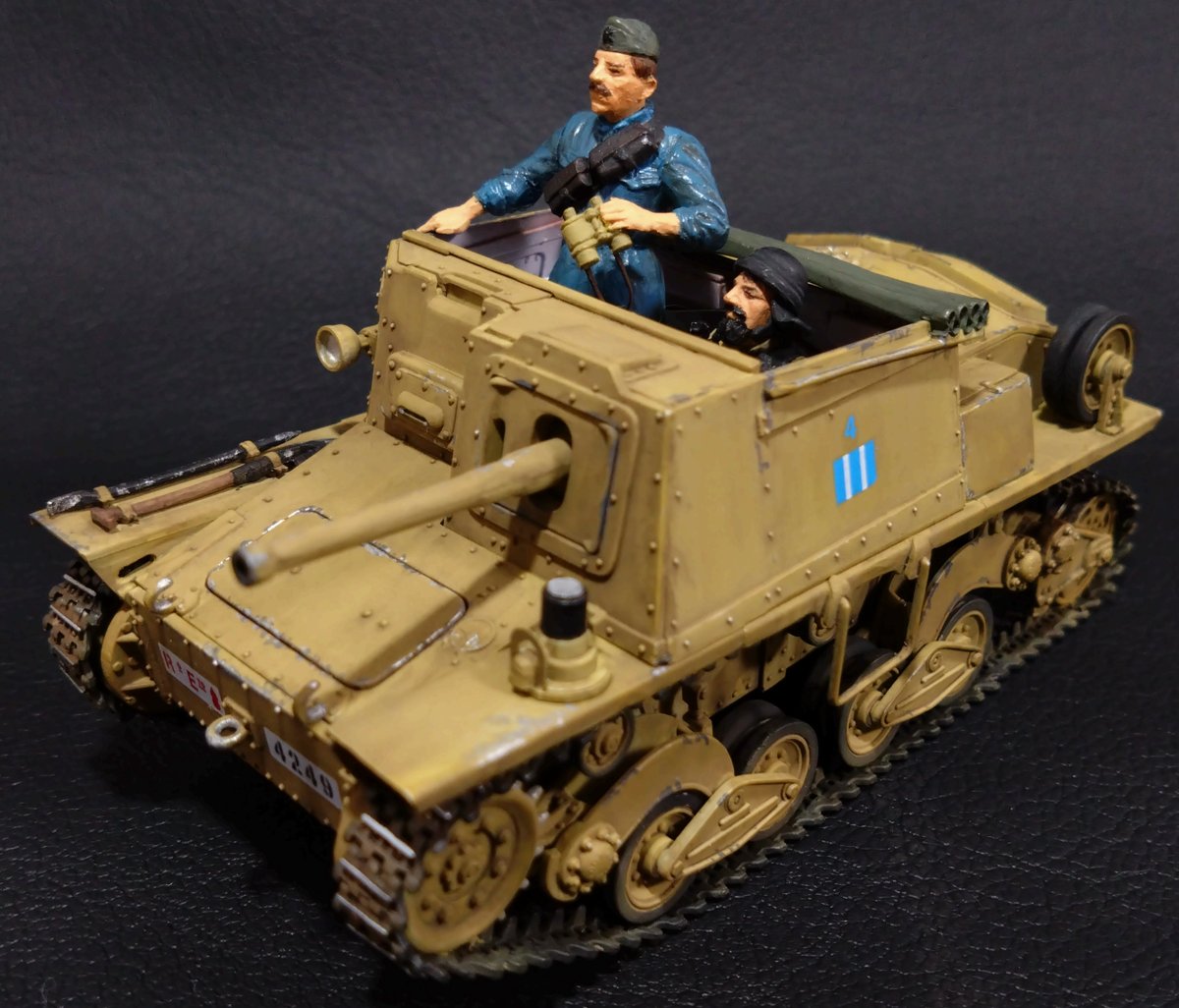 jp4_l70_a's tweet photo. イタレリ 1/35 セモベンテ L 40 da 47/32
戦車兵はタミヤとミニアート
軸受金具には「FIAT ANSALD」の刻印が！
イタレリの自国戦車への
気合と技術を垣間見れるキット

ヤフオクにて出品中なので、興味のある方はぜひ
https://t.co/Oe5EZTtp8r

#Italeri
#scalemodel
#イタレリ
#戦車
#プラモデル https://t.co/4oyY21St6V