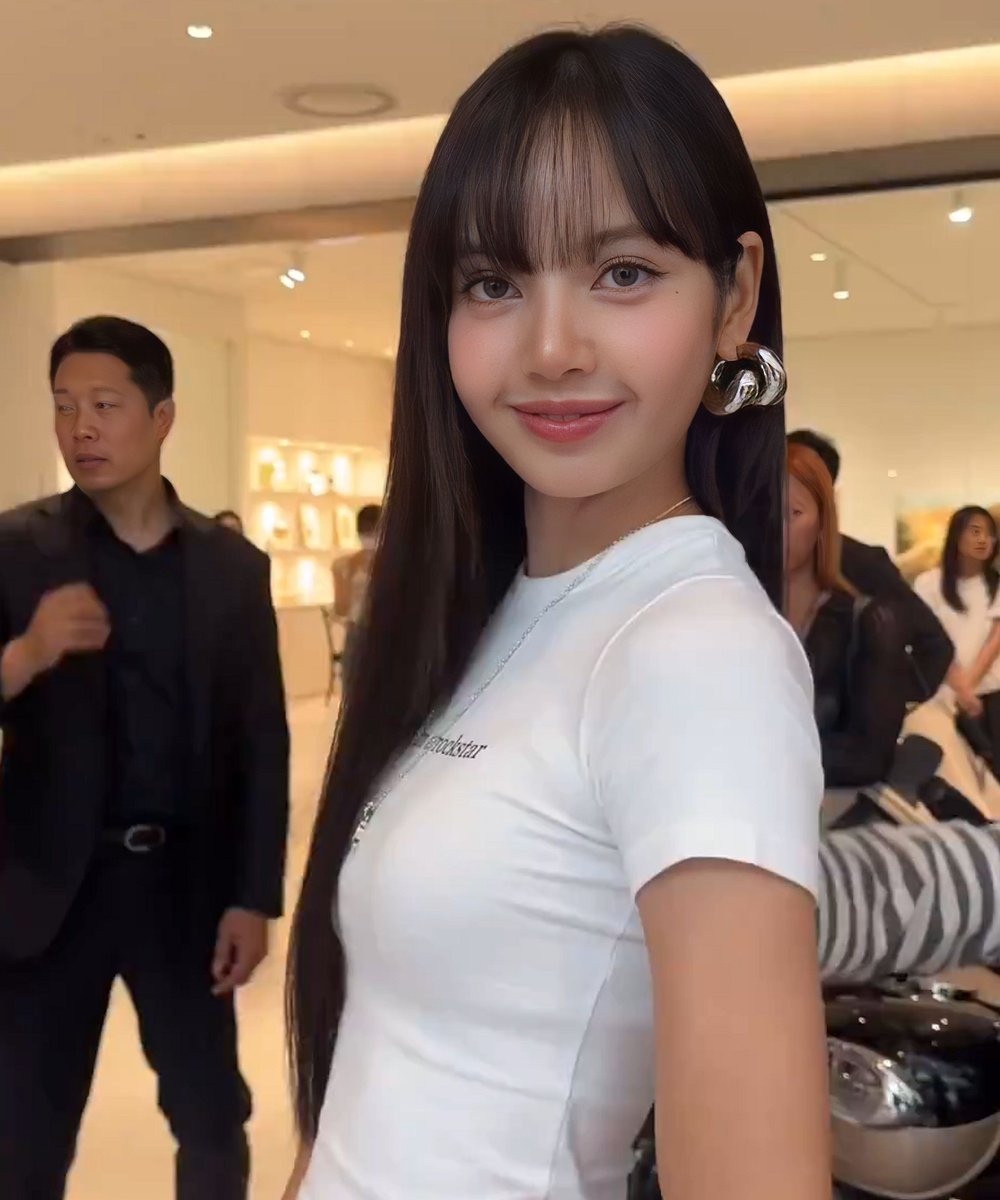 LALISA PICS 4K tweet media
