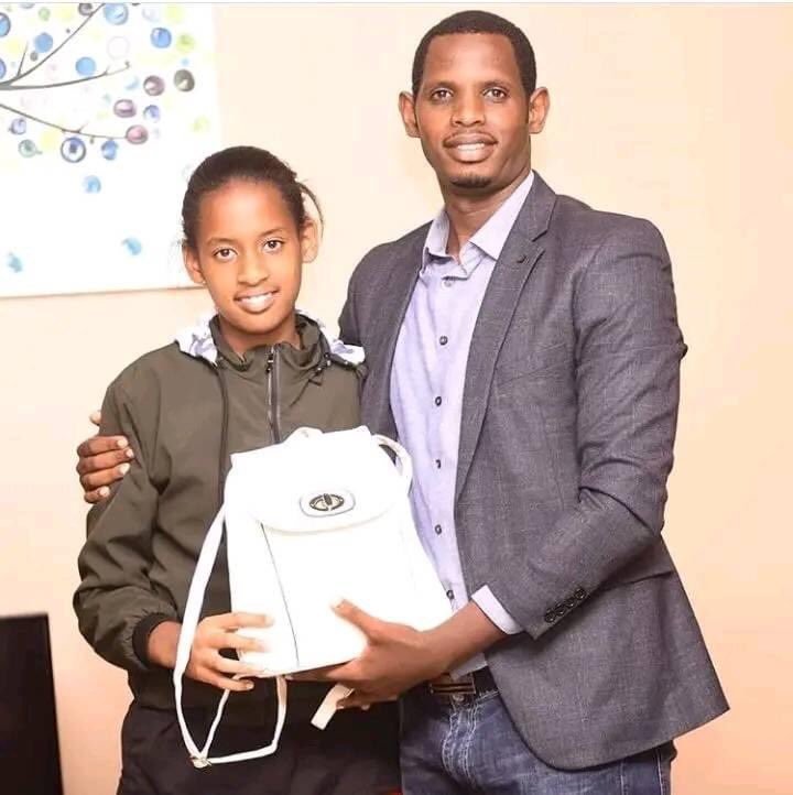 urifakee's tweet image. Harumwanzi wibyiza uvuze ngo iyi photo ntago yagira 700 likes 🤦🏾♂️🥹🥹🥹🥹🥹murreke dukoze satani isoni