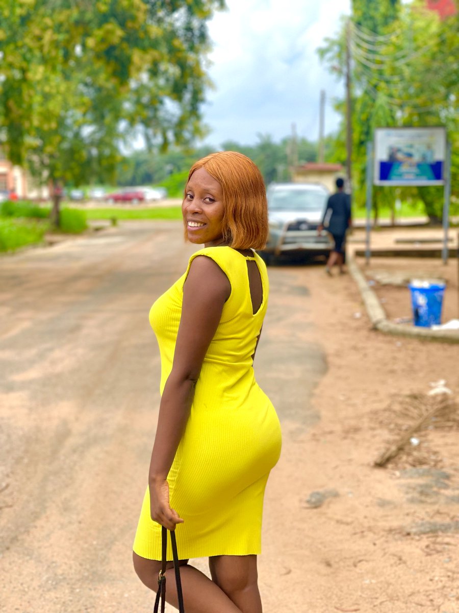 owerribaker1's tweet image. I don&apos;t chase, I attract.

Happy Sunday Famclients 🥰.
May this week favor us all 😊.

#queenssweetbite #owerribaker #facebookcontent