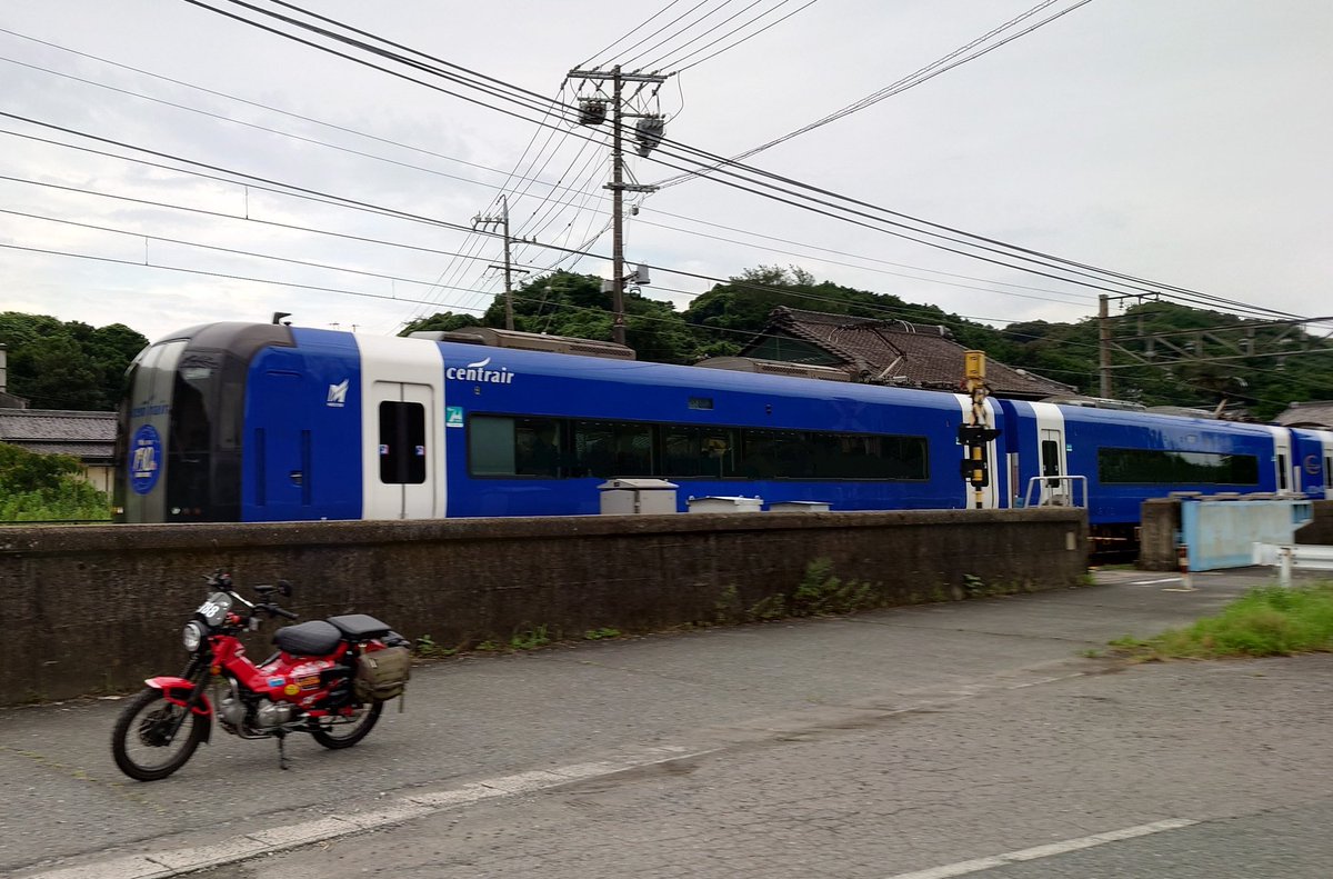 jsnt125_788_CT's tweet photo. 肖像権には配慮していくスタイル

#ブルーミュースカイ
#SERIES2000 https://t.co/bxXX7sVKmf