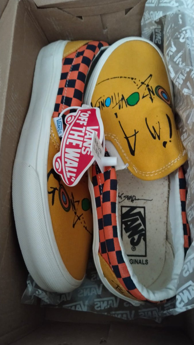 bakedwell_'s tweet photo. WTS | WANT TO SELL | ORI &amp; NEW 

VANS SLIP ON RALPH STEADMAN 
new, no minus 
uk: 40
idr: 450k 
#zonauang #jual #sepatu #slipon #vans https://t.co/V6SyCt63dW