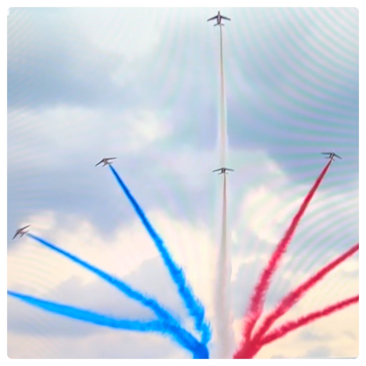Aguilera4Marc's tweet photo. Bastille Day on July 14–Live with military parade, arrival of Olympic Flame and fly over by FAF over us caught on video! https://t.co/BJIaas26oE