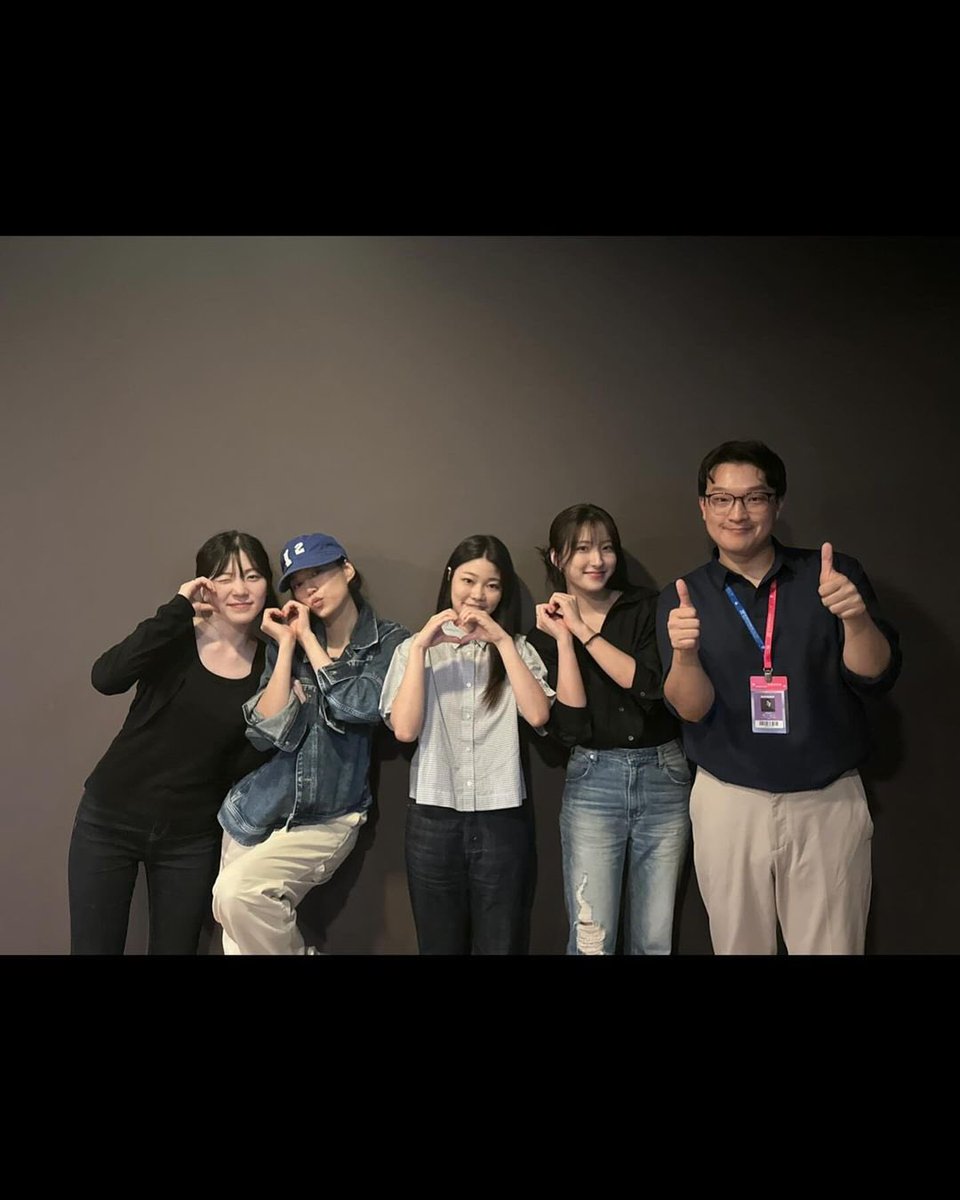 로 tweet media