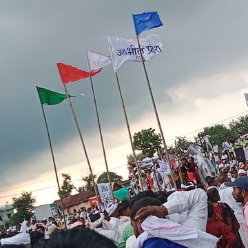 RakeshTabiyad2's tweet photo. जब हमारे बाप दादाओ ने गोरे अंग्रेजो की गुलामी नहीं की तो कलमुहे काले अंग्रेजो की गुलामी कैसे कर लेंगे??
शुक्र करो की आदिवासी भोलेपन का शिकार हो गया और मानसिक गुलाम बन गया वरना आज तक कटोरा लेकर गुम रहें होते..कलमुहे.!"
#हमारी_मांग_भीलप्रदेश
#हमारी_मांग_भीलप्रदेश https://t.co/joAVisM8kX