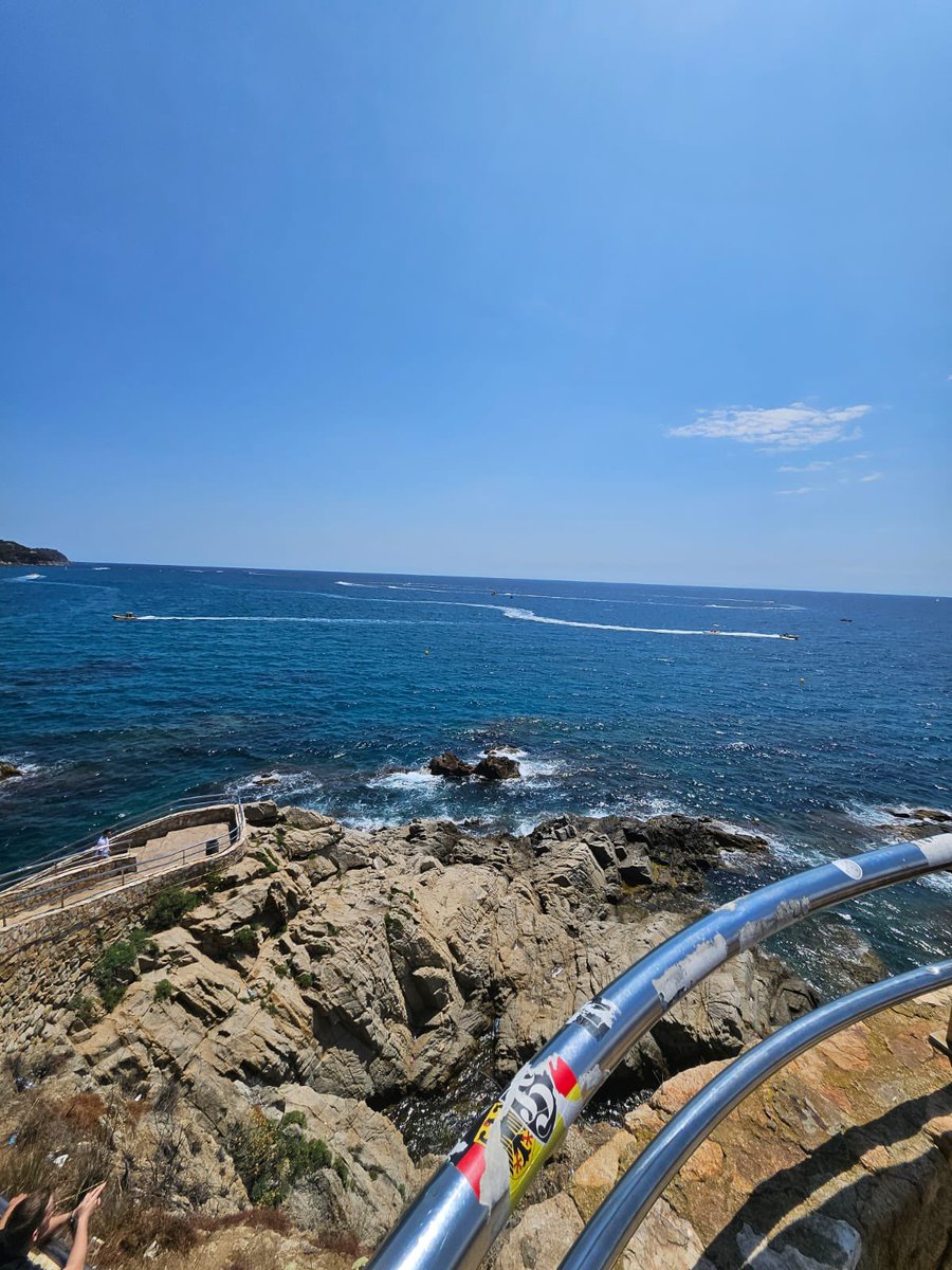 dylan03ss's tweet photo. Would you just LOOK at this view!๐ซถ๐ป๐โ๏ธ๐
#costabrava #photography #livinglife #jet2views https://t.co/8CQVBmQHIp