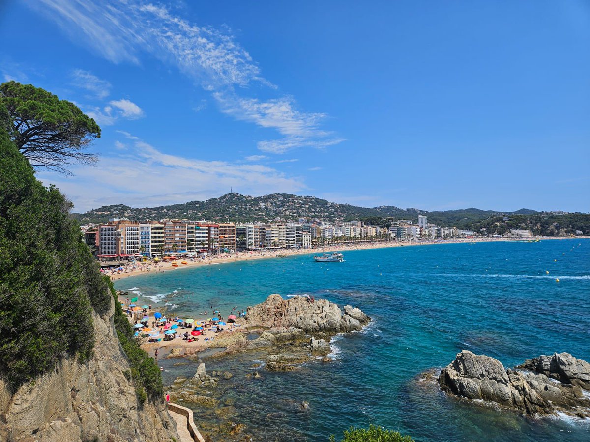 dylan03ss's tweet photo. Would you just LOOK at this view!๐ซถ๐ป๐โ๏ธ๐
#costabrava #photography #livinglife #jet2views https://t.co/8CQVBmQHIp