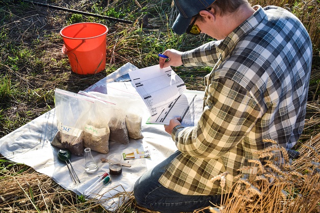🌱 Struggling to understand when, how, and why you should fertilize your garden? This month’s #3Things helps demystify some of the science behind keeping your plants well fed! 👇 <a href="/rcgoulet/">Renée-Claude Goulet🚜🍽️👩‍🔬🌎</a>

ow.ly/OFCm50SAGWQ

#fertilizer #PlantHealth #nutrients #soil